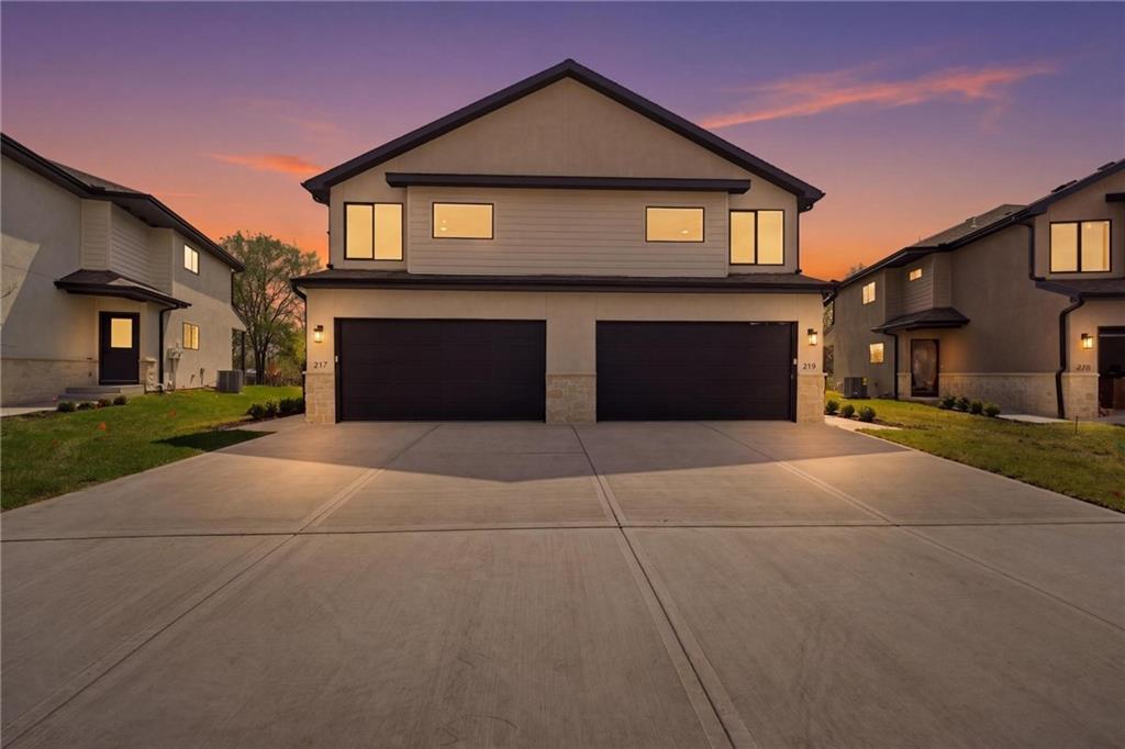 Photo of 210 NW Orchard Court Lee's Summit MO 64063