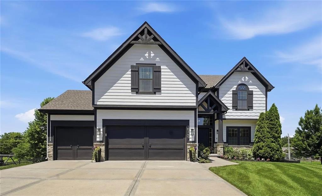 Photo of 10365 N Skiles Court Kansas City MO 64157