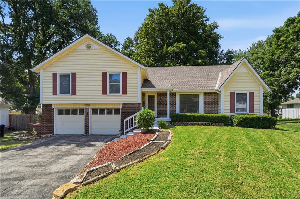 Photo of 10230 Oakmont Circle Lenexa KS 66215