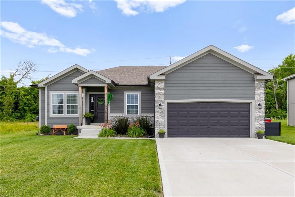 Photo of 1203 SW Burns Circle Oak Grove MO 64075