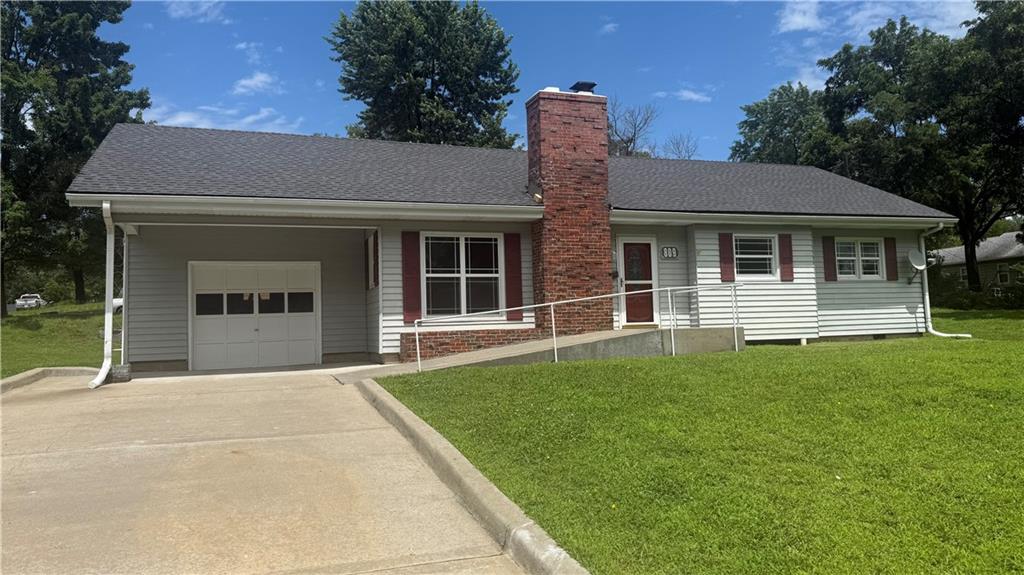 Photo of 809 Anderson Street Warrensburg MO 64093