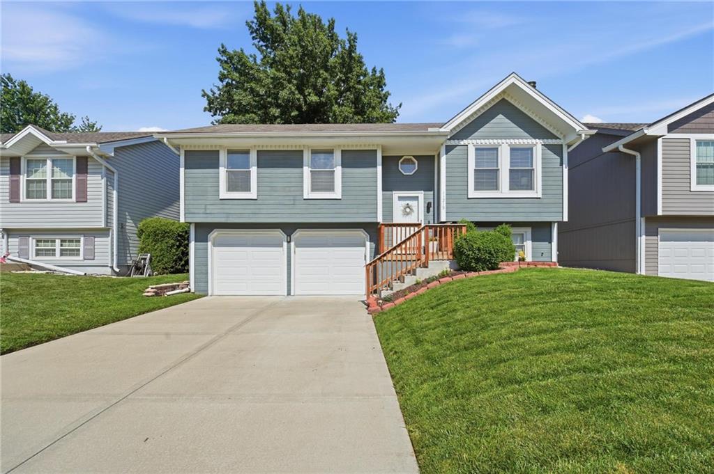 Photo of 11215 N Marsh Avenue Kansas City MO 64157