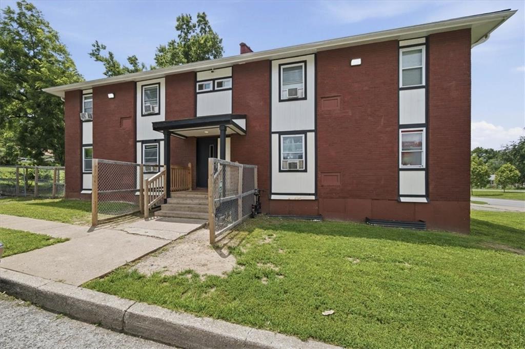 Photo of 5401 E 27th Terrace Kansas City MO 64128