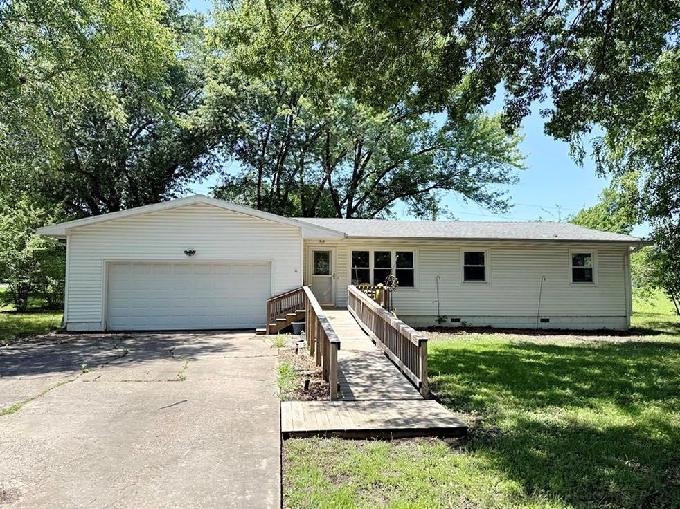 Photo of 1608 Ely Drive El Dorado Springs MO 64744