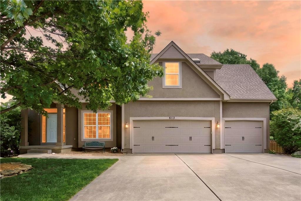 Photo of 613 SW Derby Drive Lee's Summit MO 64081