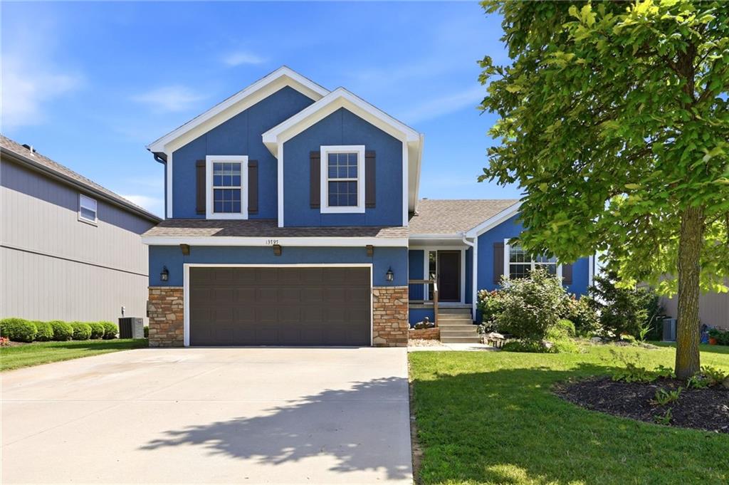 Photo of 13787 Valleyview Way Bonner Springs KS 66012