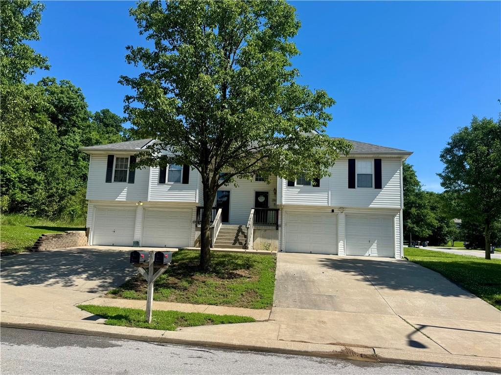 Photo of 2700-2702 NW 69TH Terrace Kansas City MO 64151