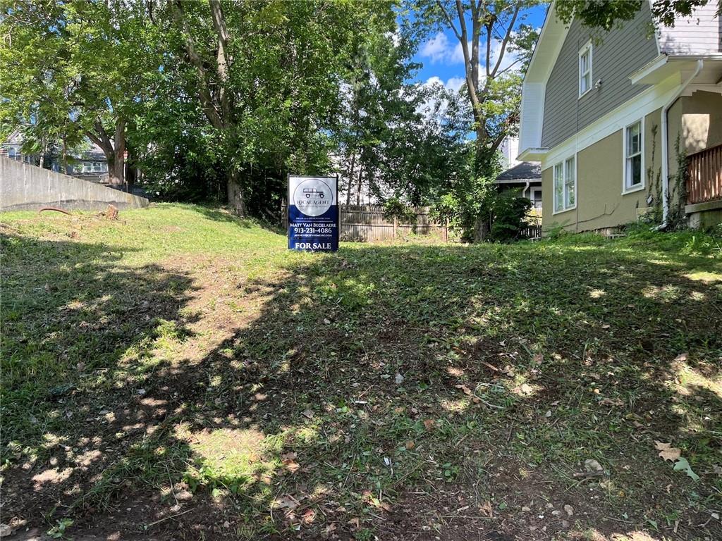 Photo of 4235 Charlotte Street Kansas City MO 64110