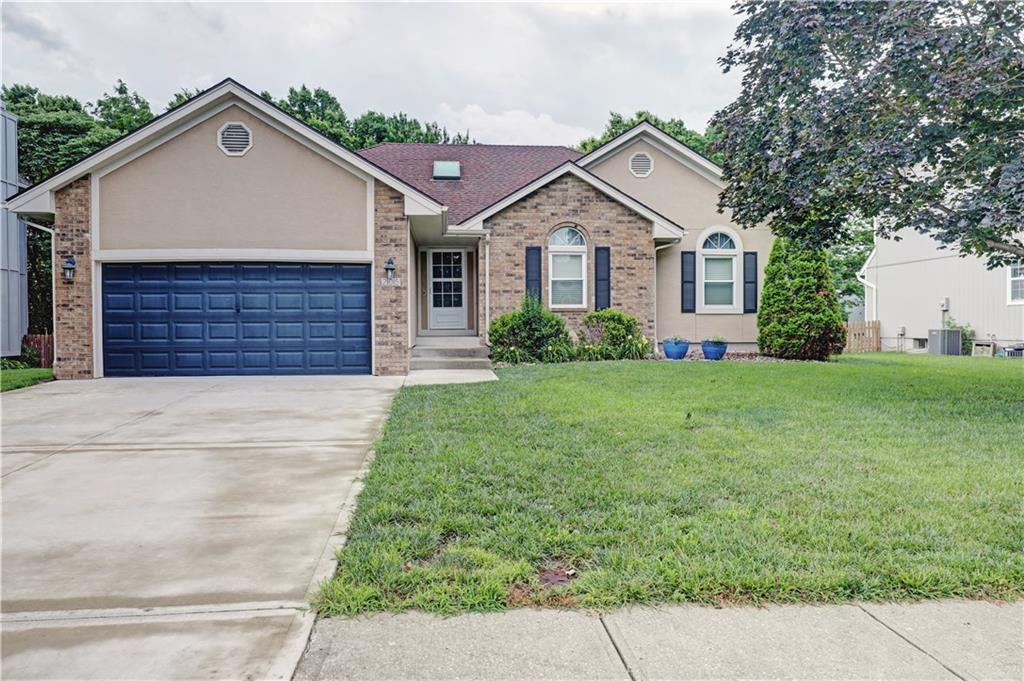 Photo of 205 SE Breon Bay Street Lee's Summit MO 64063