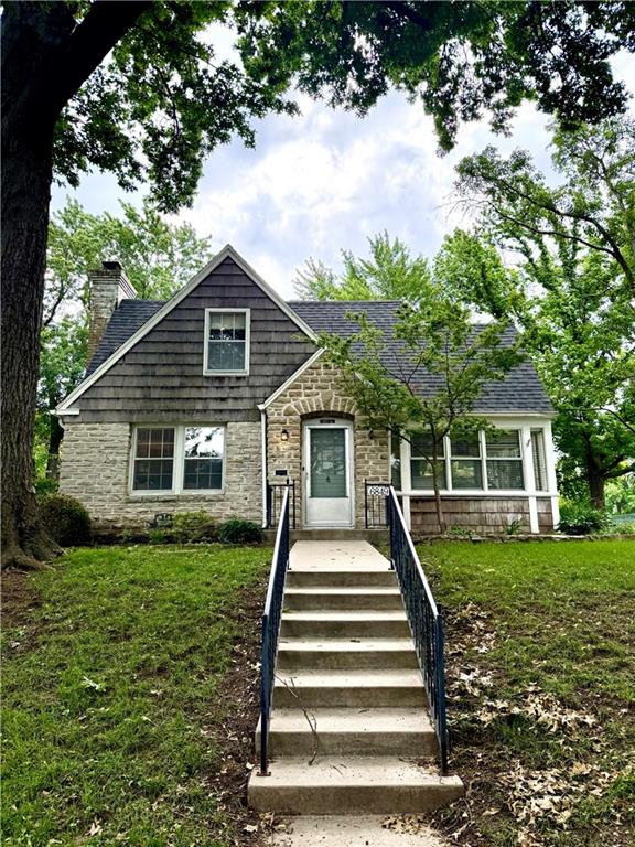 Photo of 6849 Oak Terrace Kansas City MO 64113