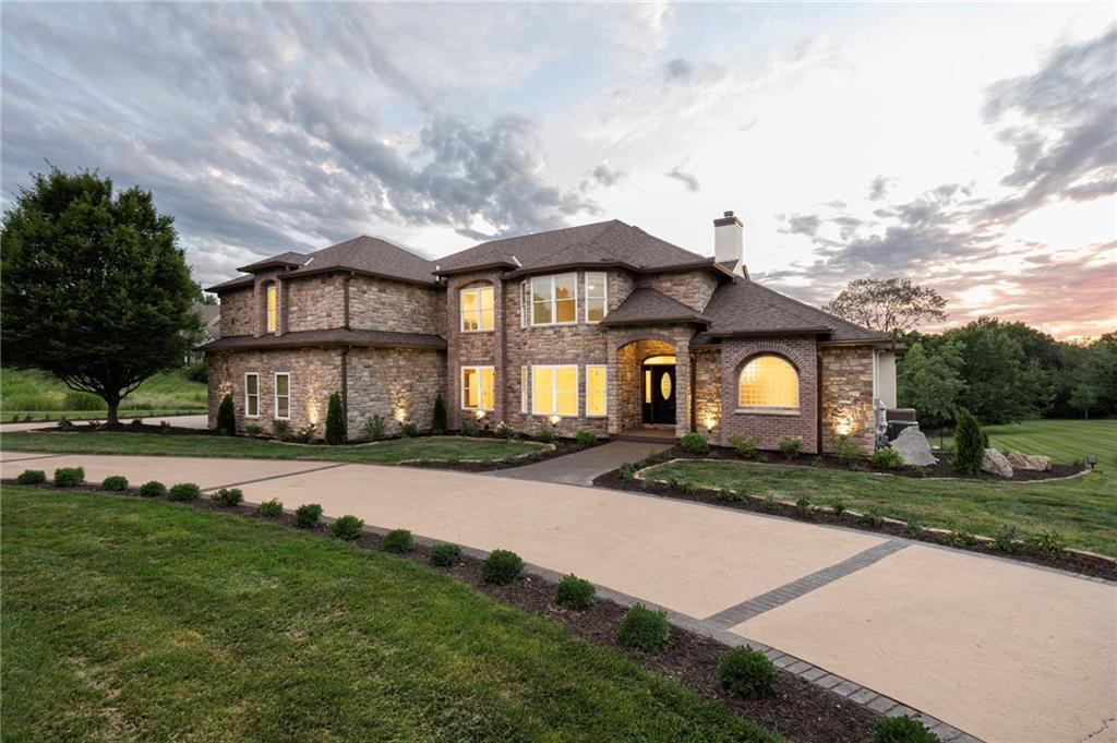Photo of 15614 Quail Ridge Drive Smithville MO 64089