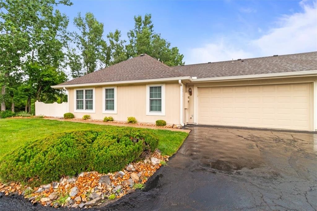 Photo of 6014 Kensington Court #15C Lee's Summit MO 64064