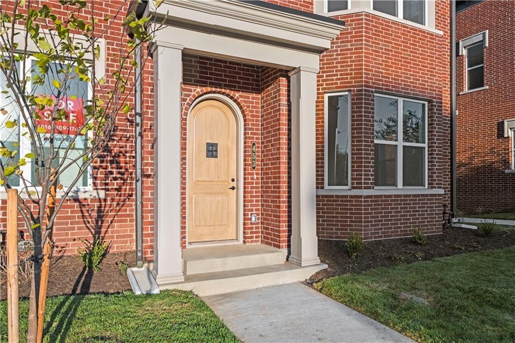 Photo of 453 SW Longview Boulevard Lee's Summit MO 64081