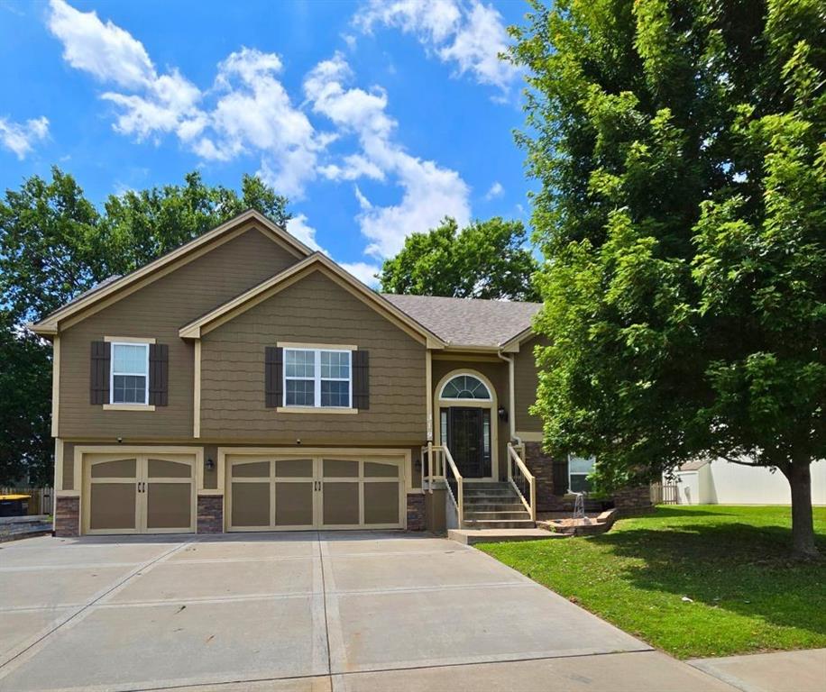 Photo of 319 Tamera Drive Kearney MO 64060