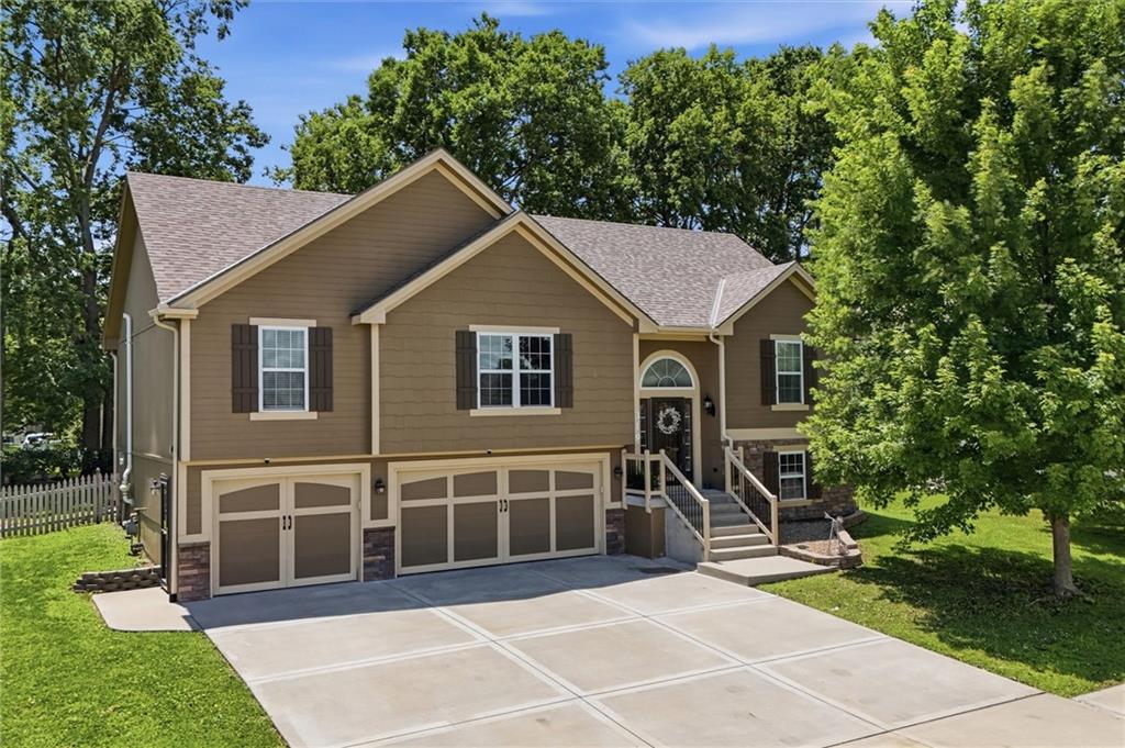 Photo of 319 Tamera Drive Kearney MO 64060