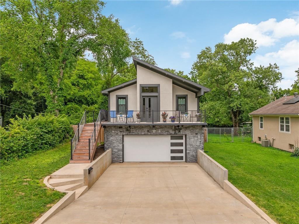 Photo of 9325 Walnut Street Kansas City MO 64114