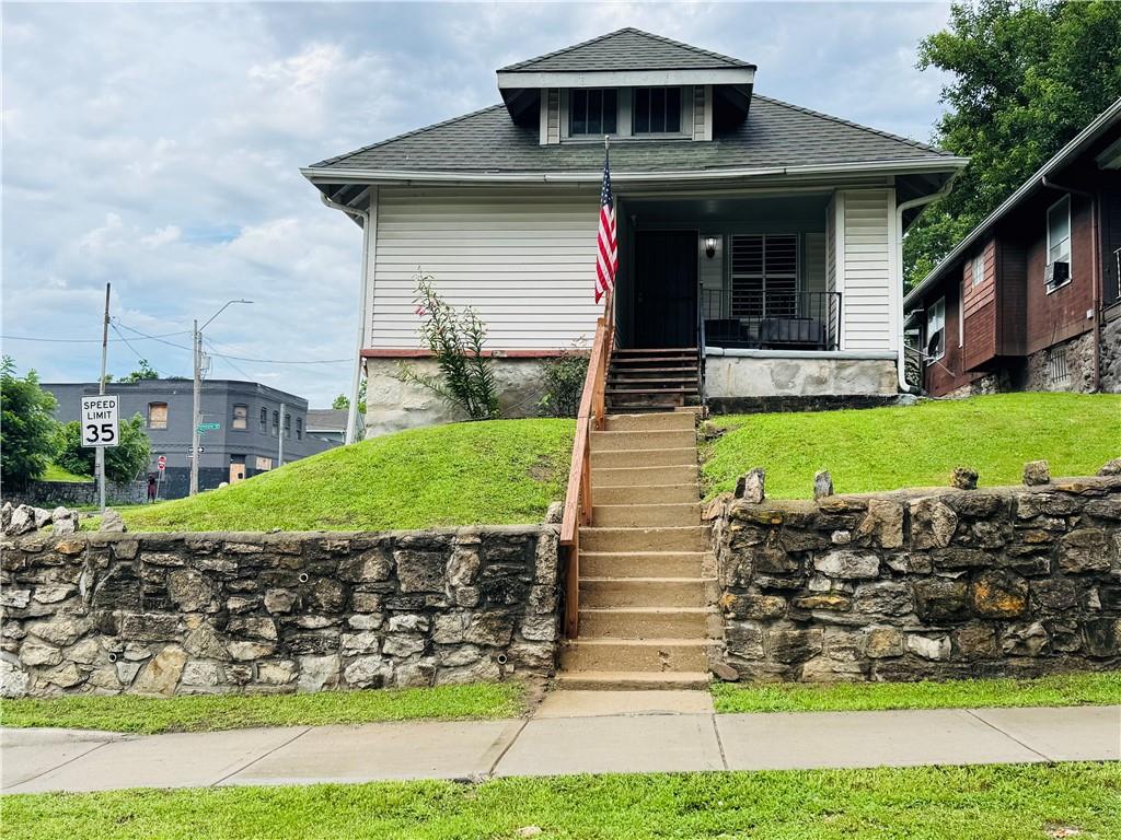 Photo of 542 Cypress Avenue Kansas City MO 64124