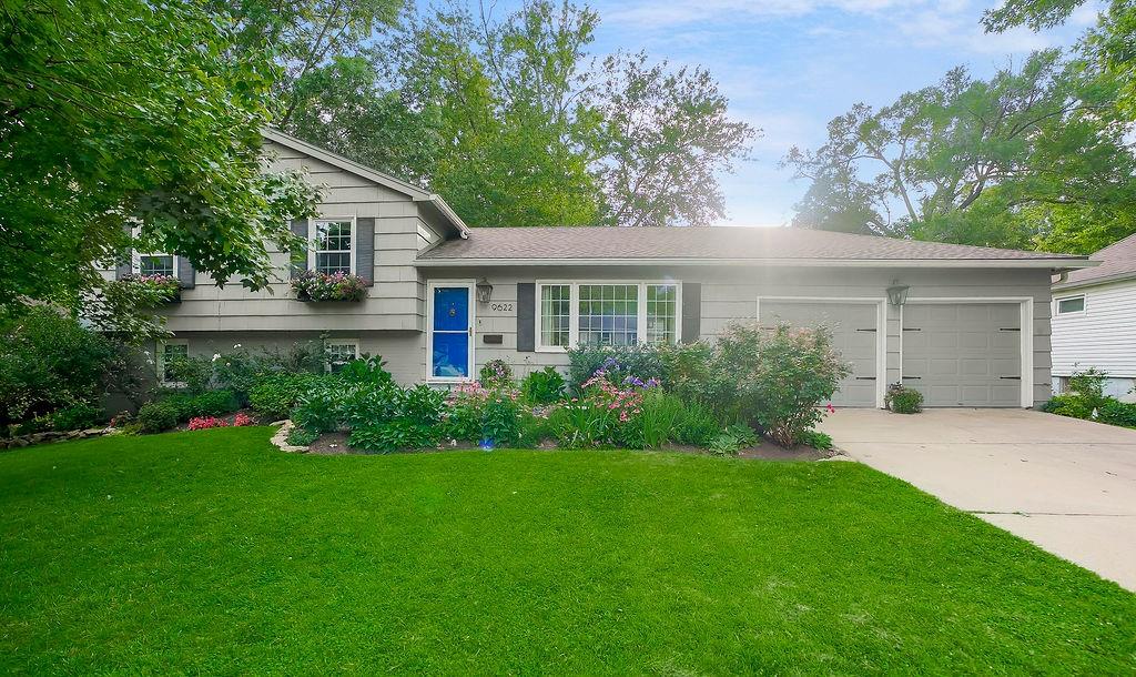 Photo of 9622 England Drive Overland Park KS 66212