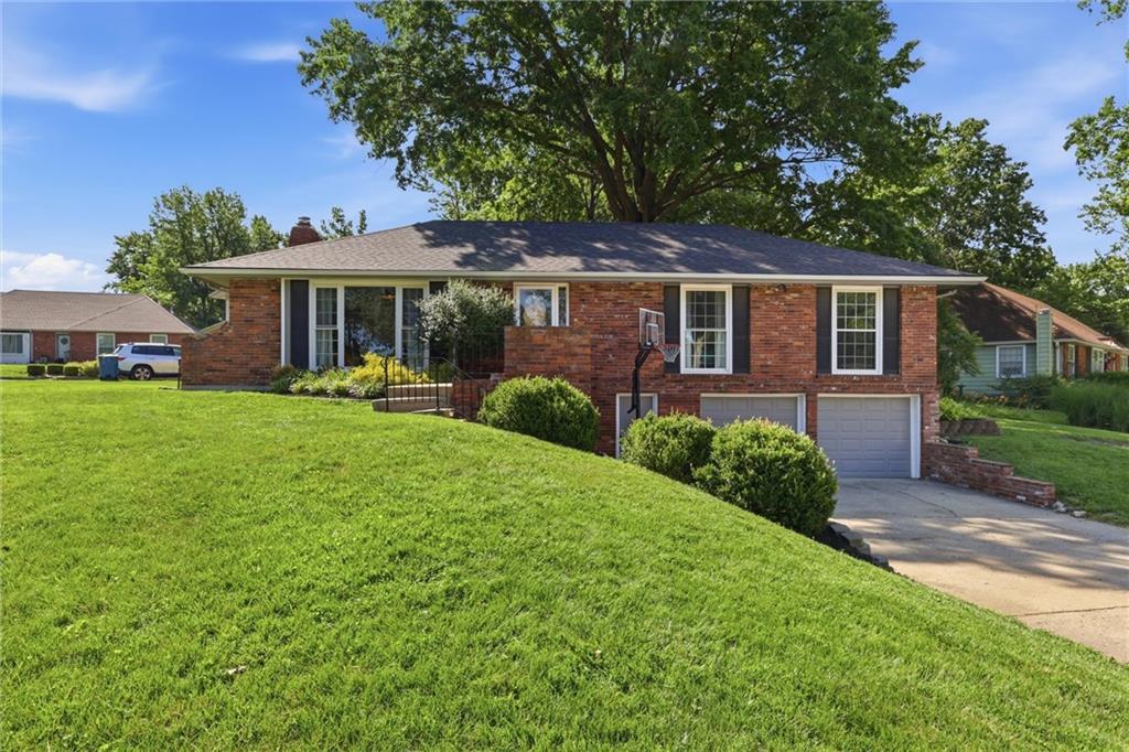 Photo of 921 Glen Haven Circle Liberty MO 64068