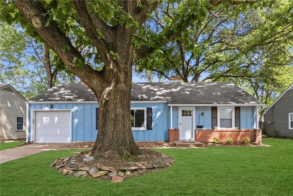 Photo of 2320 W 76th Street Prairie Village KS 66208