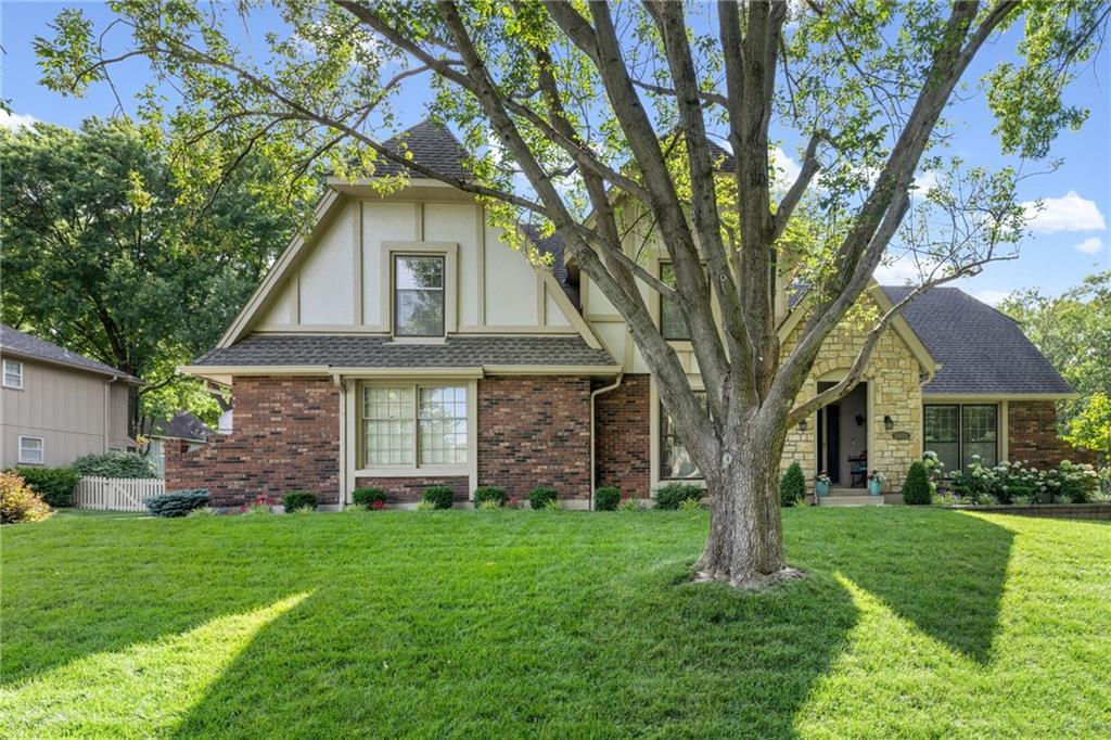 Photo of 11920 Windsor Drive Leawood KS 66209
