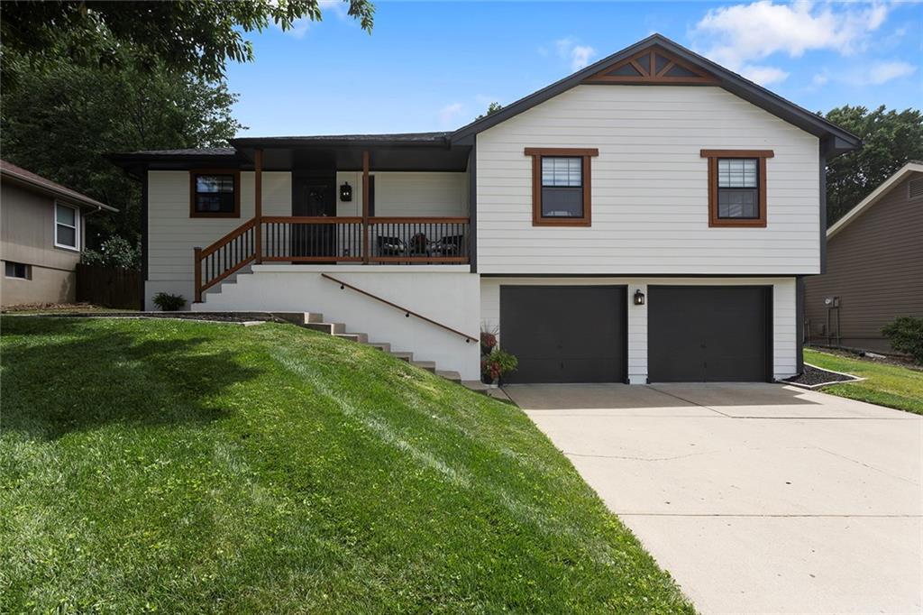 Photo of 300 NW Arbor Drive Blue Springs MO 64014