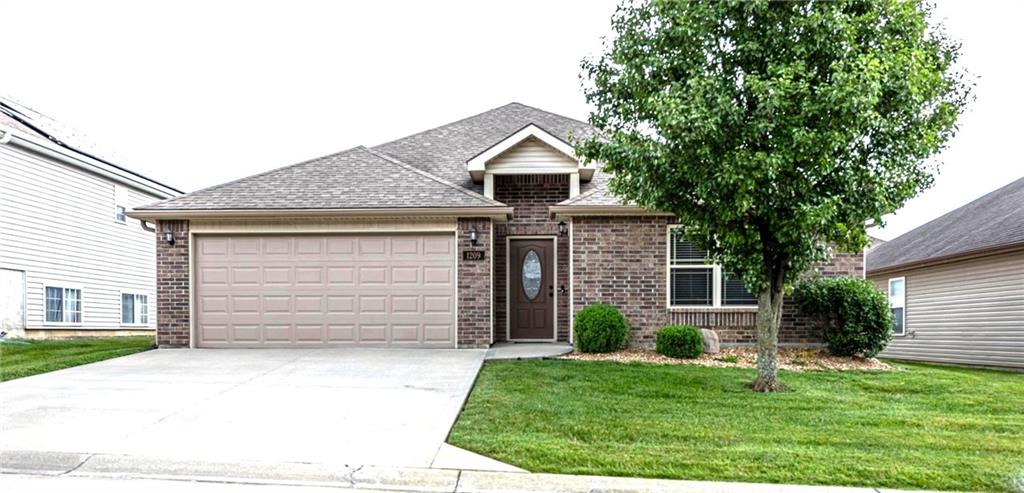 Photo of 1209 Aubreis Way Warrensburg MO 64093
