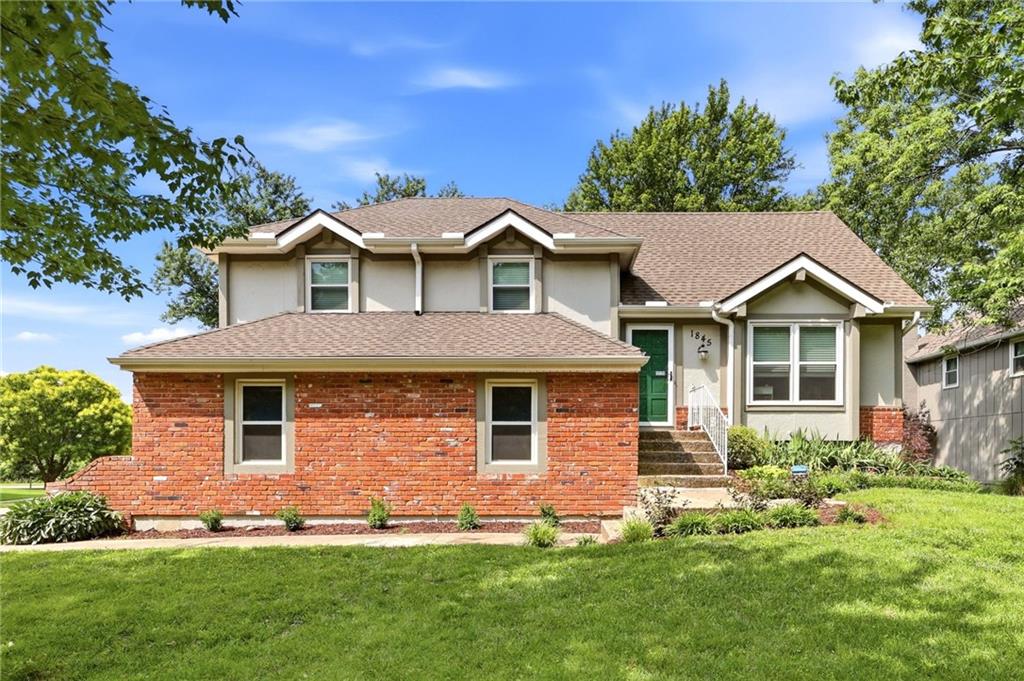 Photo of 1845 E 152nd Court Olathe KS 66062