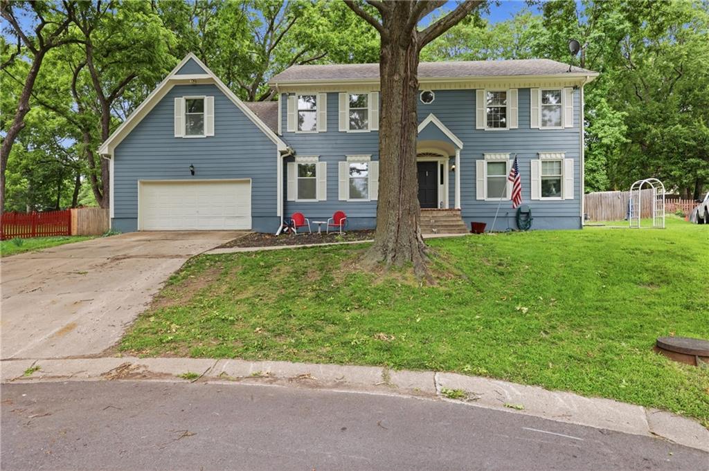 Photo of 1402 NW Weatherstone Lane Blue Springs MO 64015