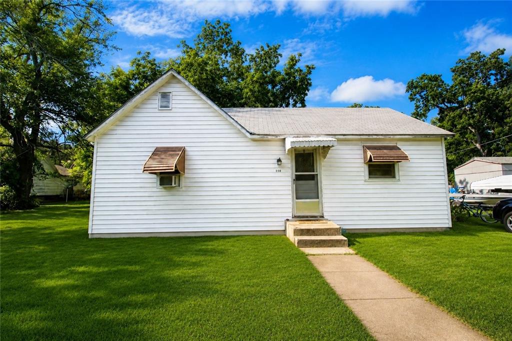 Photo of 210 W 7th Street Erie KS 66733
