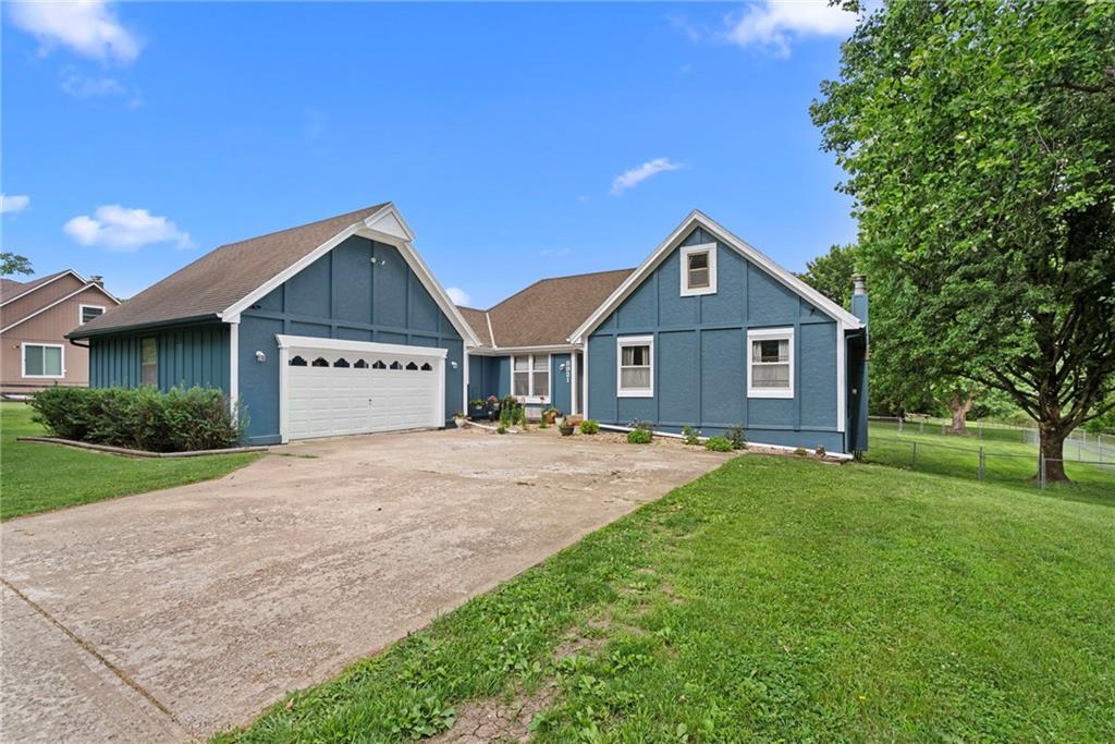 Photo of 8921 Boten Road Lee's Summit MO 64064