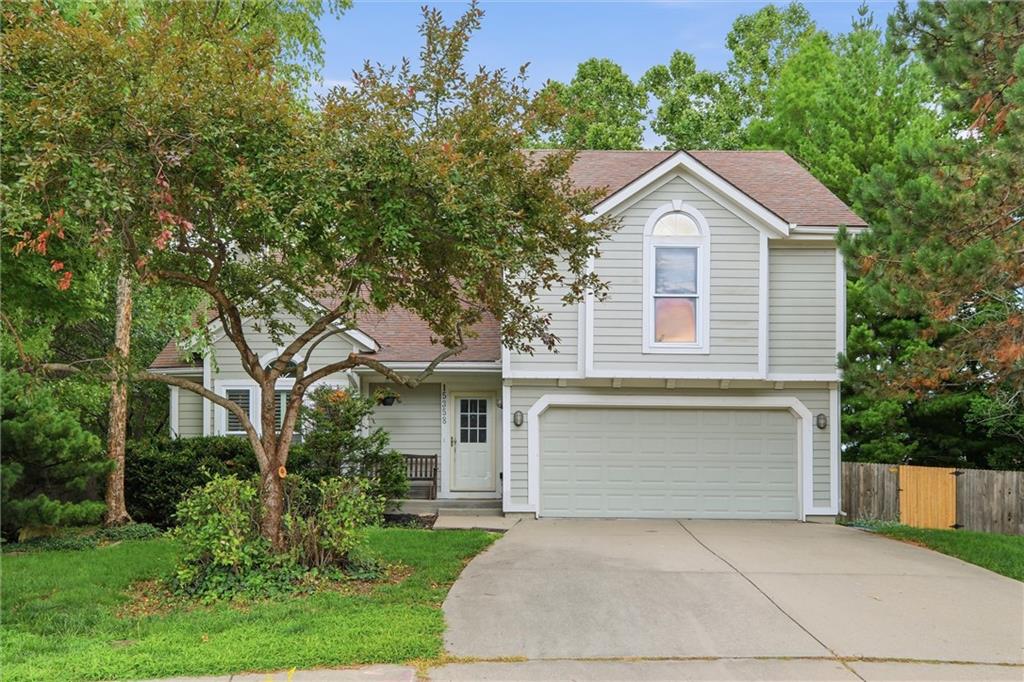 Photo of 15358 RILEY Street Overland Park KS 66223