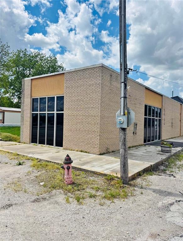 Photo of 100 NE 2nd Street Hardin MO 64035