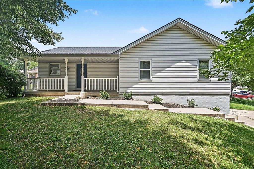 Photo of 1720 Regency Drive Kearney MO 64060