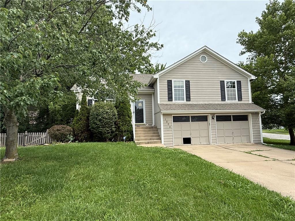 Photo of 1500 NE Bronze Drive Lee's Summit MO 64086