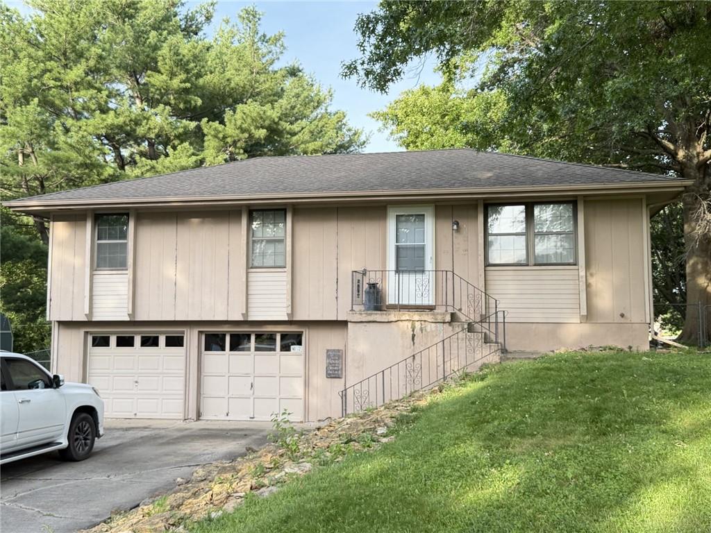 Photo of 10719 N McGee Street Kansas City MO 64155