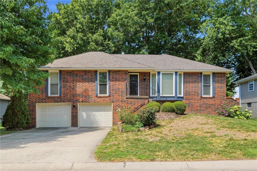 Photo of 2728 Queen Ridge Drive Independence MO 64055