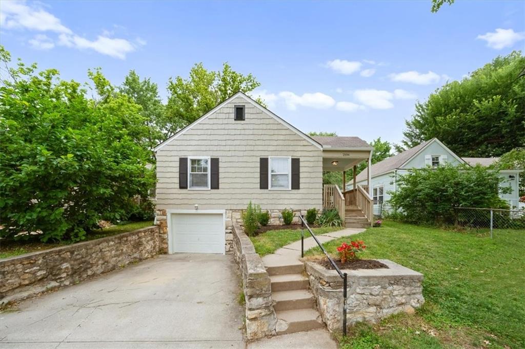 Photo of 2106 W 48th Street Westwood KS 66205