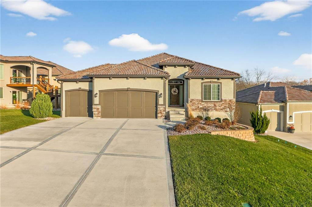 Photo of 433 NW Kaylea Court Lee's Summit MO 64081
