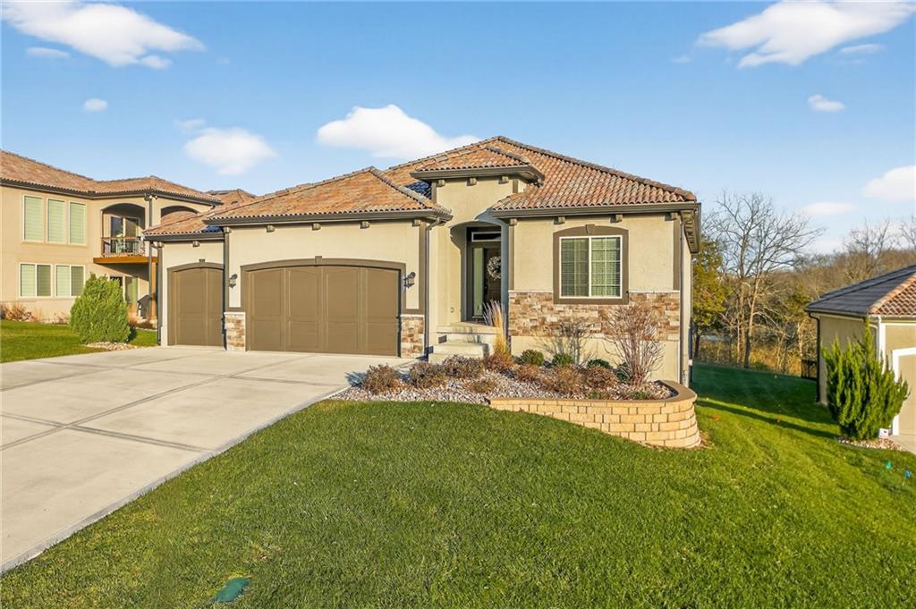 Photo of 433 NW Kaylea Court Lee's Summit MO 64081