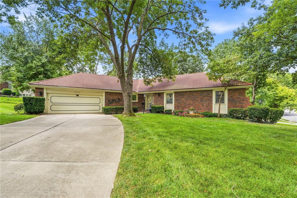 Photo of 71 E 106th Terrace Kansas City MO 64114