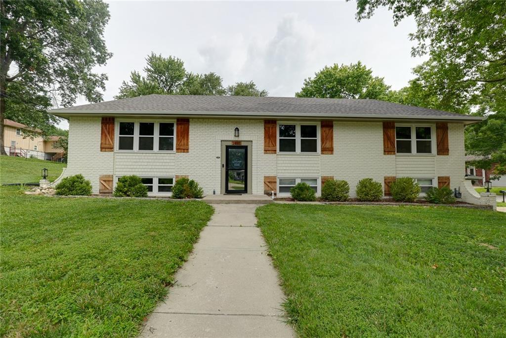 Photo of 1400 NANCY Lane Liberty MO 64068