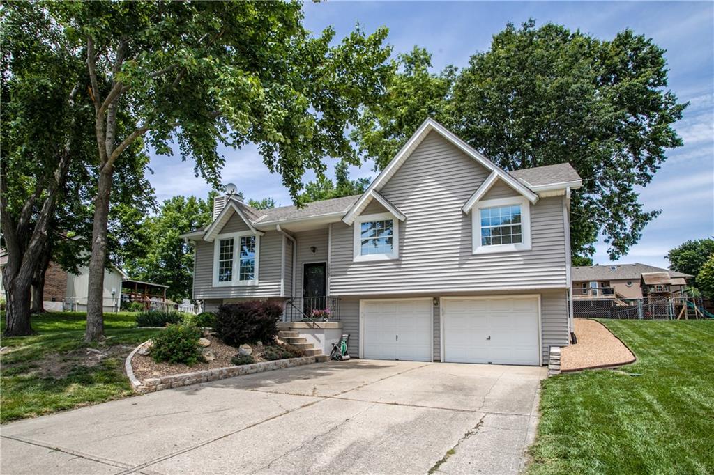 Photo of 1002 NE Cedar Street Lee's Summit MO 64086