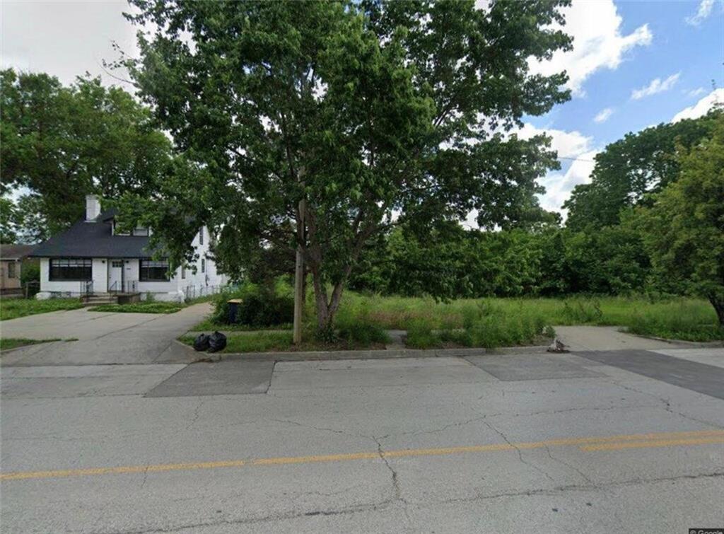 Photo of 5811 Prospect Avenue Kansas City MO 64130