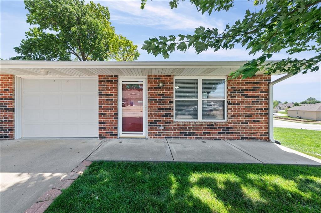 Photo of 105 Basswood Court Smithville MO 64089