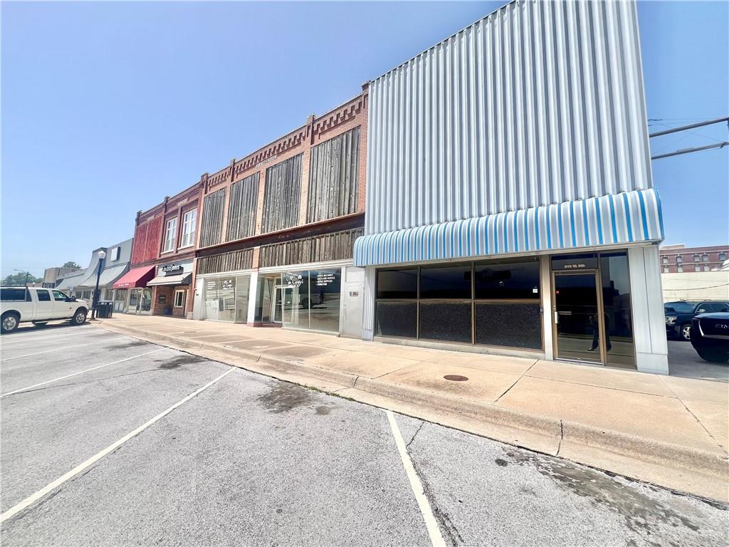 Photo of 210 W 9th Street Coffeyville KS 67337