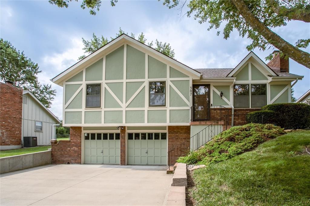 Photo of 507 NE Karapat Drive Kansas City MO 64155
