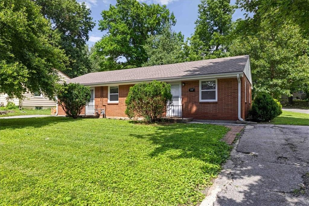Photo of 2021 S Harris Avenue Independence MO 64052