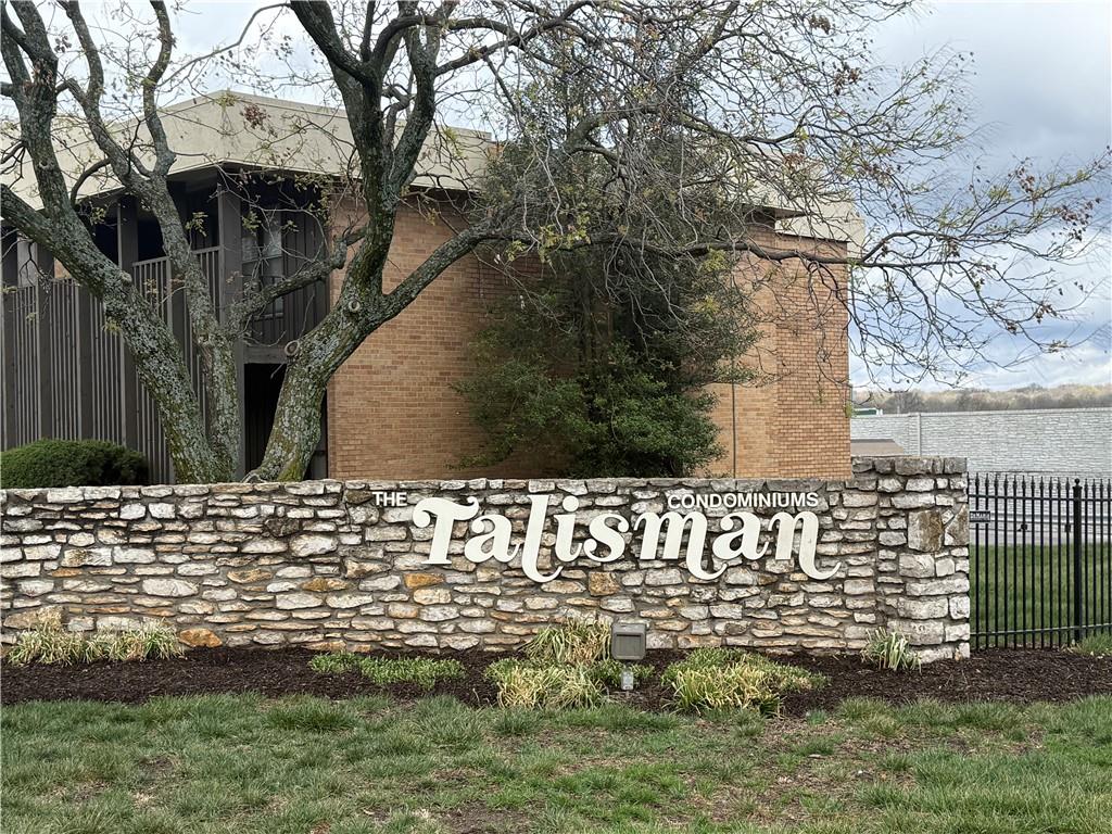Photo of 472 W 104th Street #A Kansas City MO 64114