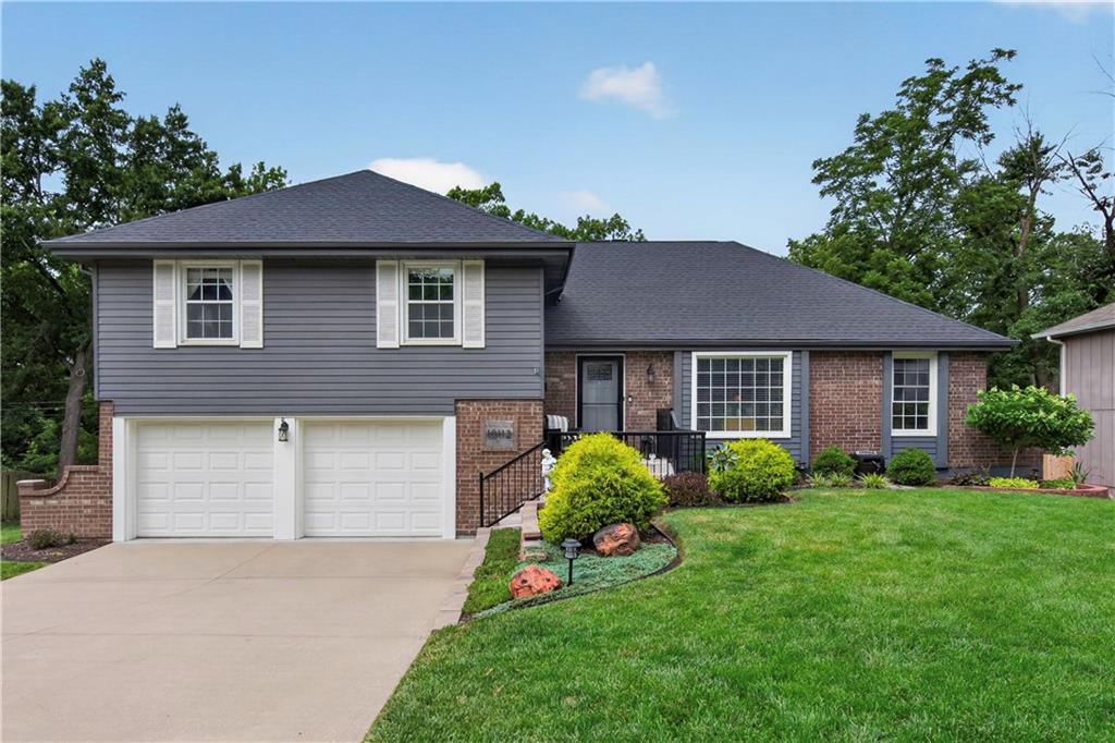Photo of 10112 Oakridge Drive Overland Park KS 66212